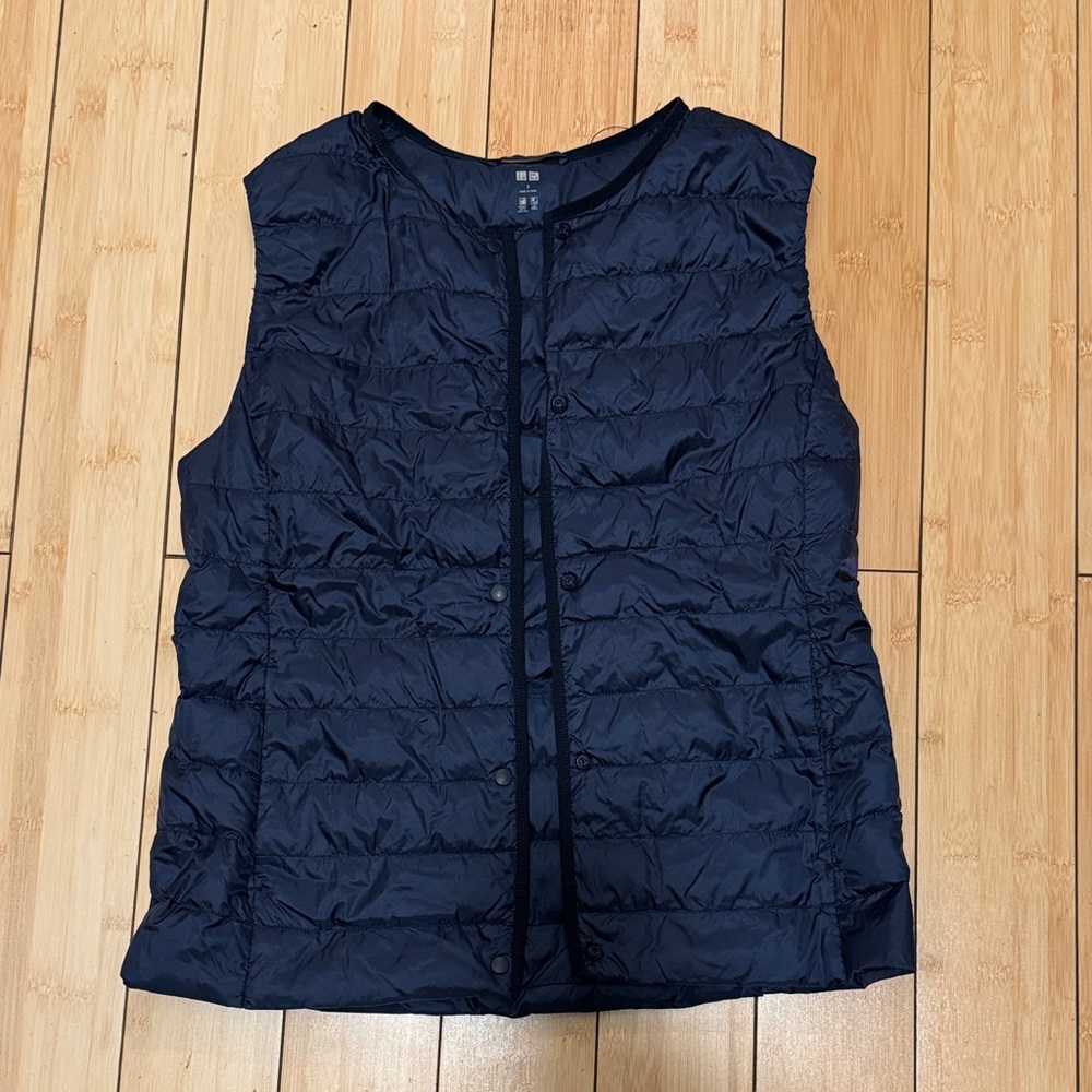 Uniqlo Women's Dark Blue Quilted Vest